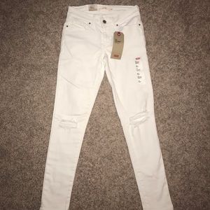Levis 711 skinny ankle white jeans